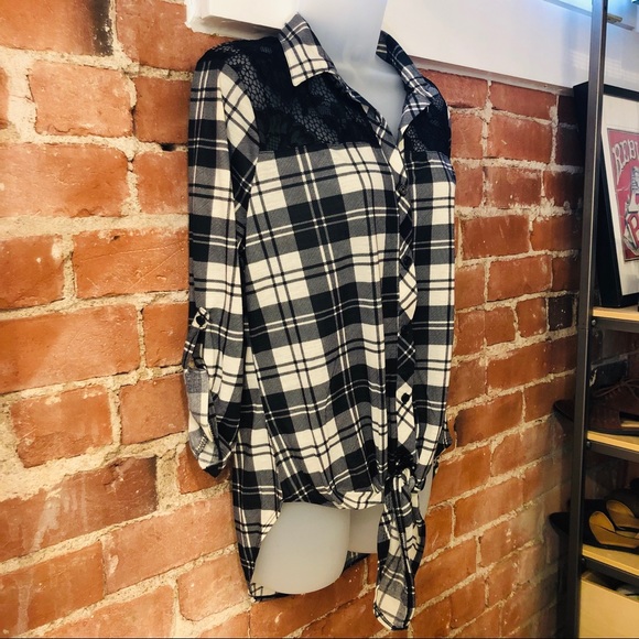 Set up 2 button up shirts with tie front - Picture 2 of 8